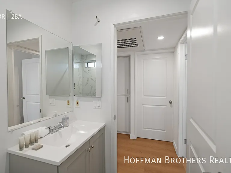 7441 Hazeltine Ave #104 — Photo 20