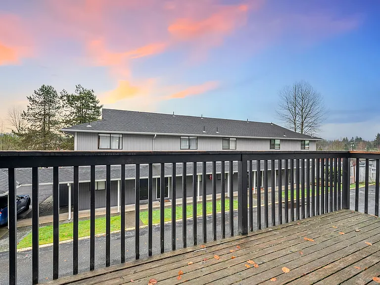 LSLV Lakeshore Lakeview — Photo 40