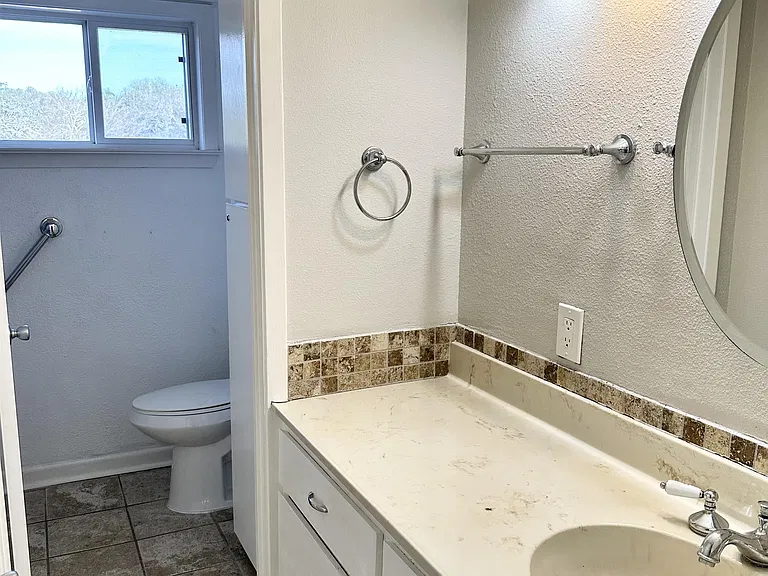3402 Ocean Dr #1 — Photo 8