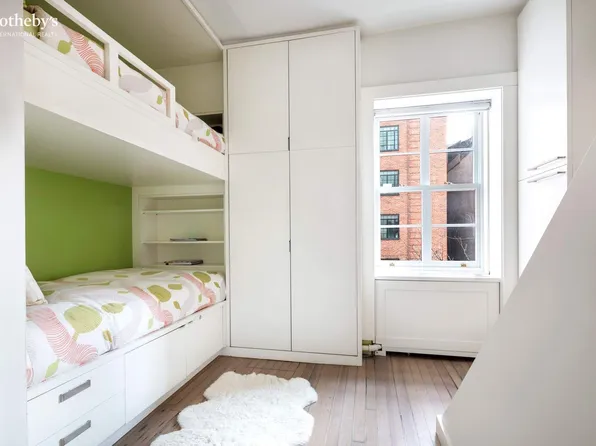 69 Washington Place image 15 of 25