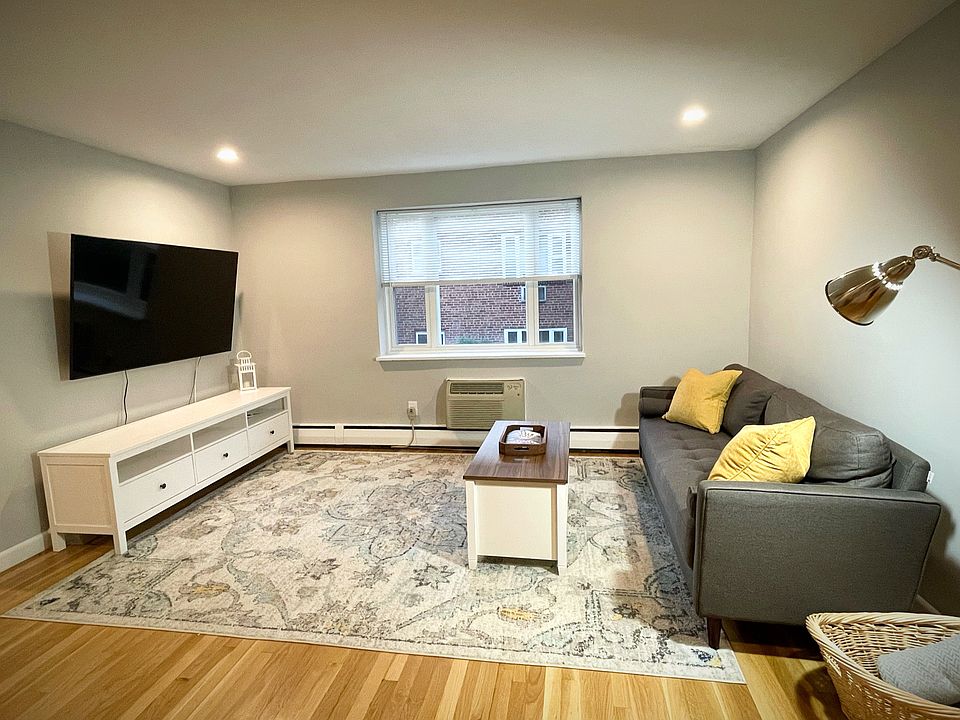 1st image of 55 Colborne Rd APT 4