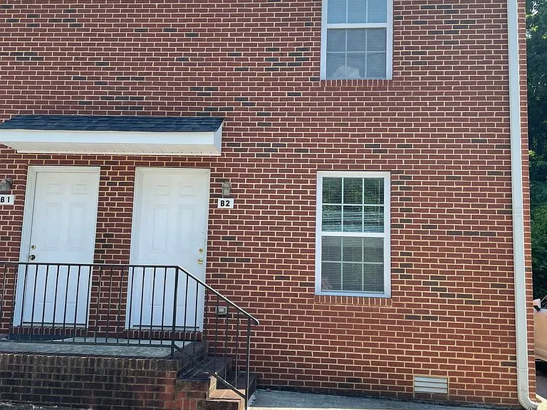 1320 Carolina Ave — Photo 1