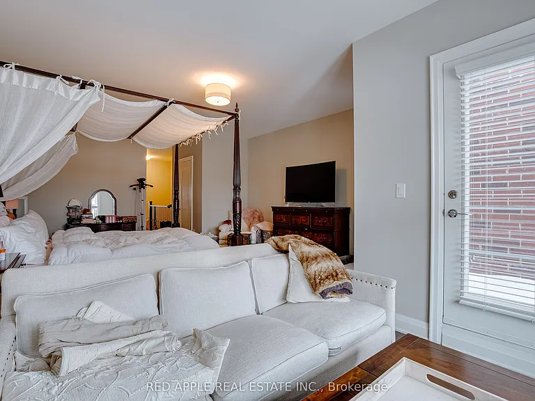 15 Dunton Ln — Photo 9