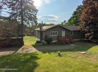 70 Bentley Dr, Troy, NY 12182