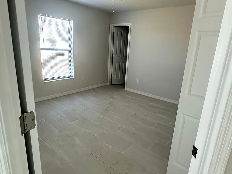 1131 NW 16th Ter #1131 — Photo 3