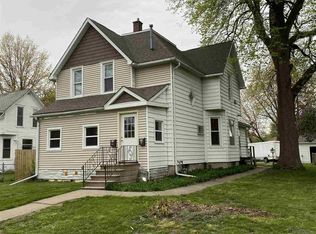 1128 W 14th St, Davenport, IA