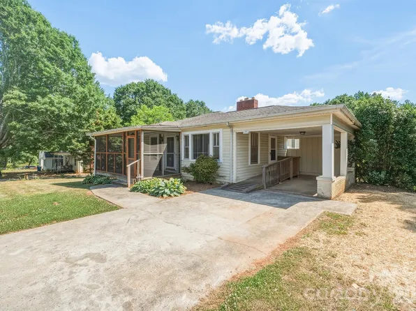 2308 11th Ave NE, Hickory, NC 28601