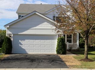 16720 S Parker Ridge Dr, Lockport, IL 60441