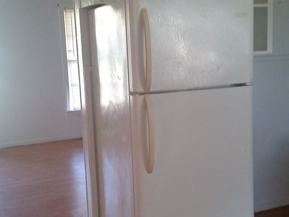 4th image of 2516 Oak Dr