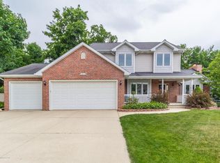 11627 Stone Bluff Dr, Grand Ledge, MI 48837