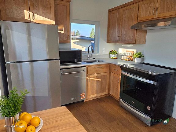 4th image of 1285 Hagen Way