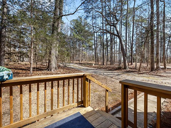 3rd image of 517 John Mitchell Rd