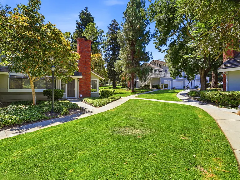 2822 Buena Knoll Ct #2822 — Photo 2