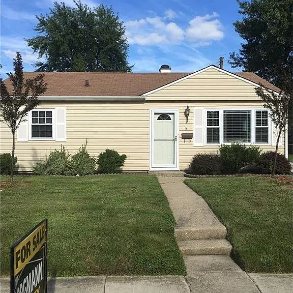 7 Allen Ln — Photo 2