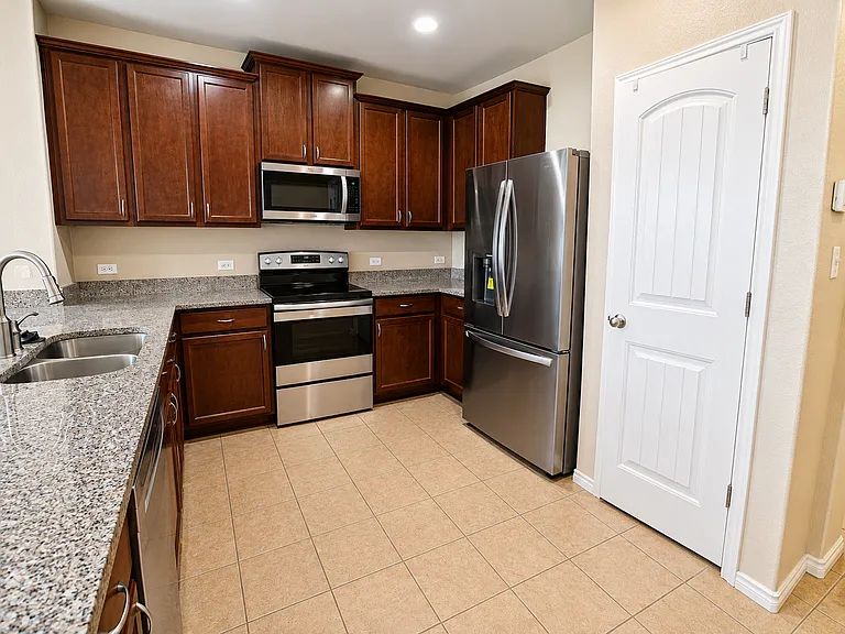 17208 Bridgefarmer Blvd — Photo 4