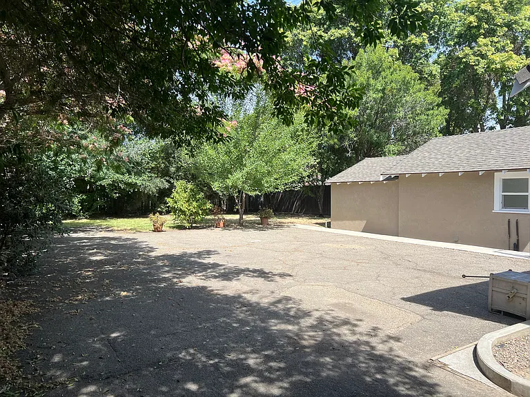 1443 Parker Ave — Photo 27