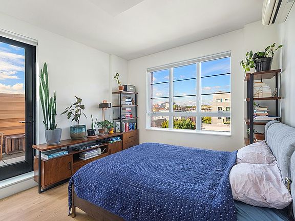 3rd image of 364 Harman St APT 5C