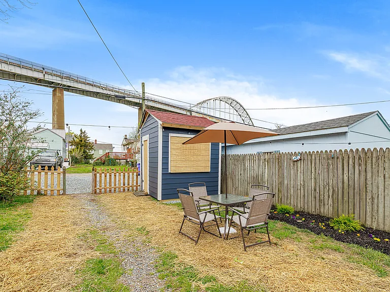 209 George St — Photo 33