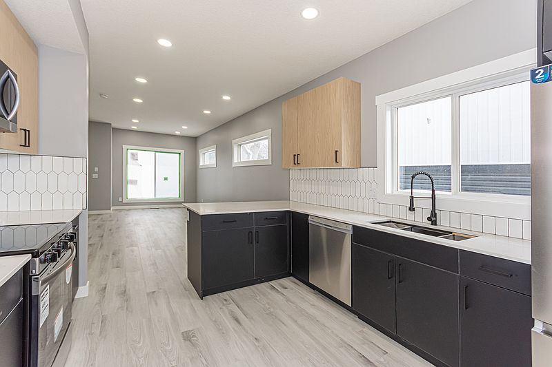 Edmonton Apartment for rent - 3 Bedrooms — photo 28