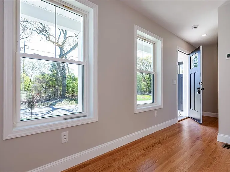 81 Cadora Ave — Photo 13