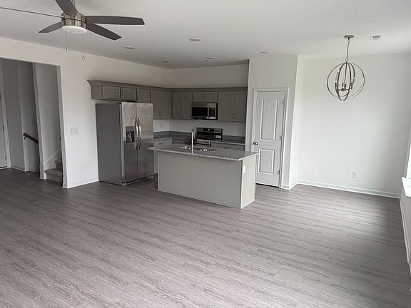 3rd image of 2656 Lakevilla Dr #24