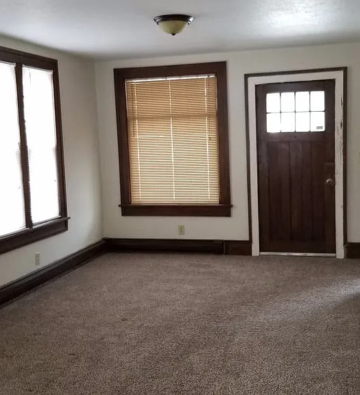 608 S Cedar Ave — Photo 6