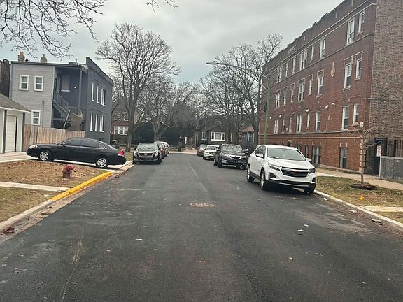 4th image of 1758 E 72nd Pl