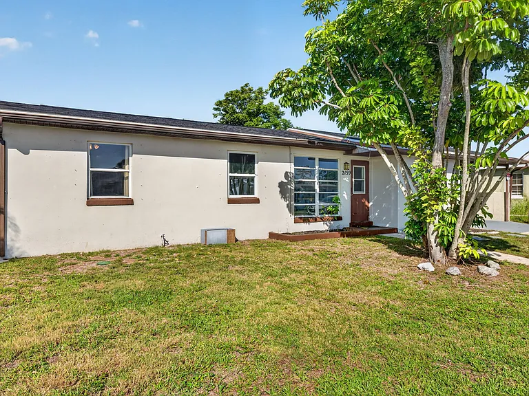 2159 Gerard Ct — Photo 9