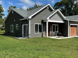 810 E North St, Greenville, MI 48838