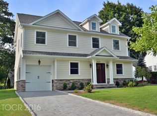 620 Albert Pl, Ridgewood, NJ 07450
