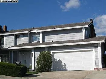 17004 Columbia Dr photo 1