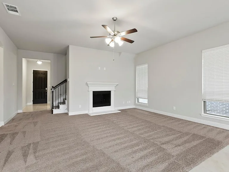 1316 Hudson Ln — Photo 12