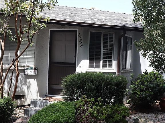 2nd image of 10981 Blix St #10981