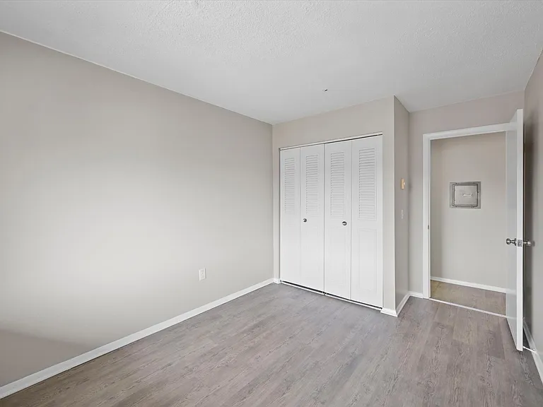 Toledo Circle Apartments — Photo 6