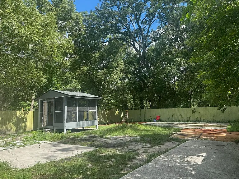 2932 Rhonda Rd — Photo 9