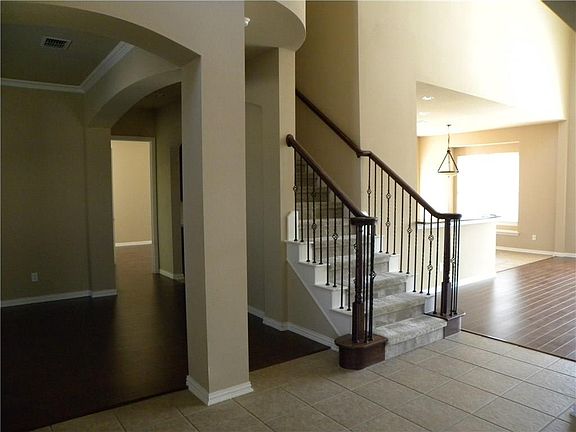 4th image of 2420 Thunderbrook Dr