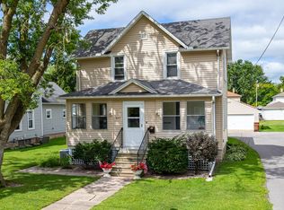 403 Naymut St, Menasha, WI 54952
