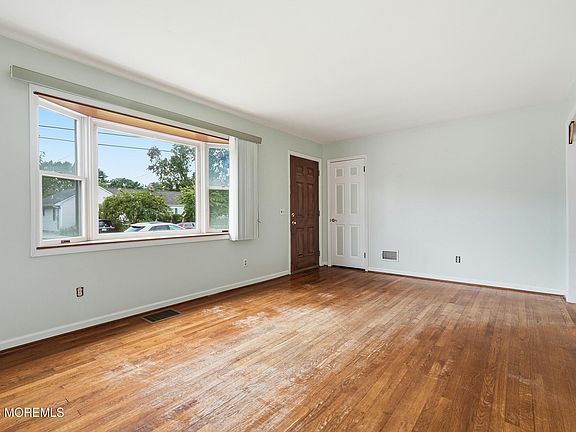 5th image of 109 Willow Drive