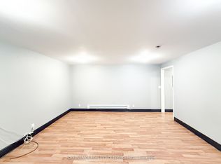 3352 Dundas St W, Toronto, ON M6P2A4