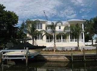 Back/canal view
