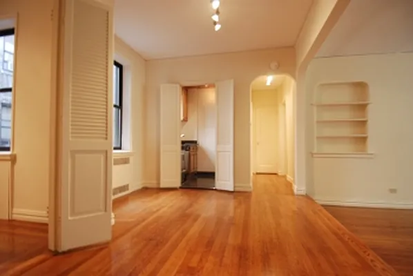 Rented by MNS | media 42