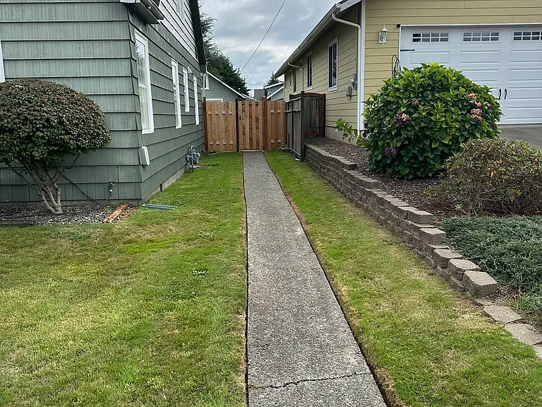 911 1/2 Alder St — Photo 8