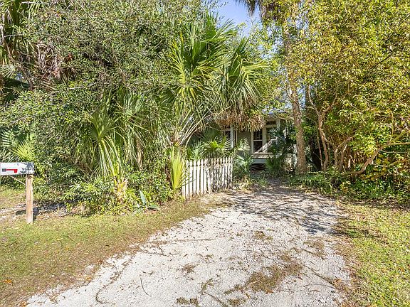 3rd image of 203 9th St