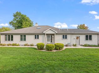 W175N8047 Robin Cir, Menomonee Falls, WI 53051