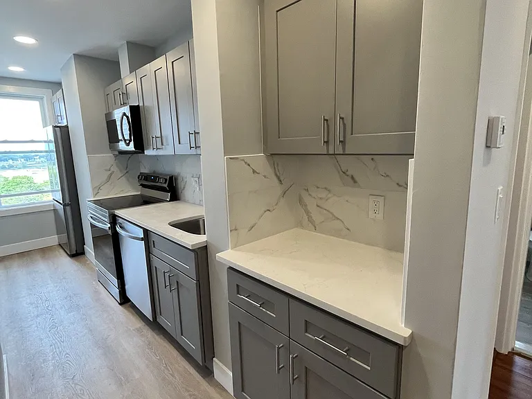 31 Faywood Ave #1 — Photo 4