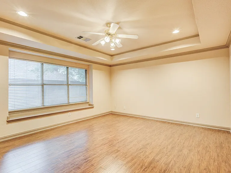2010 Vista Dr — Photo 17
