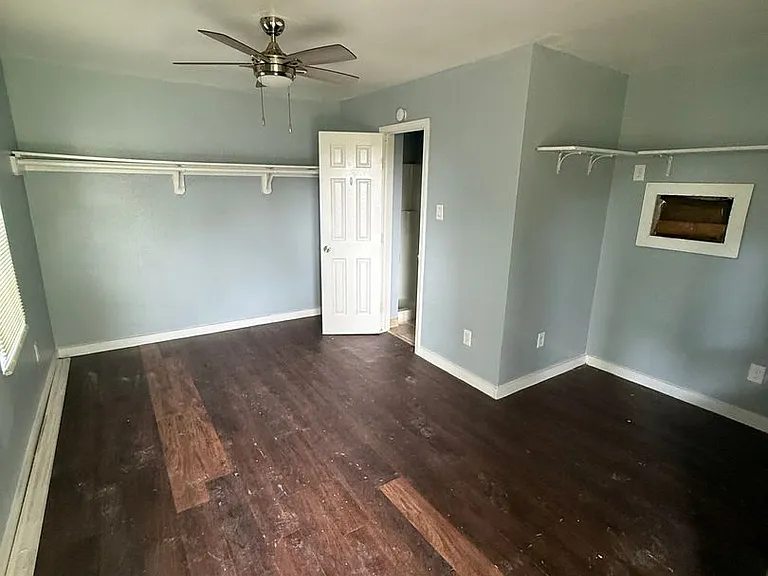 3933 Linder St — Photo 3