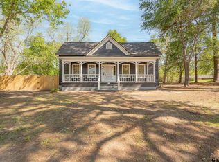 605 E Calvert St, Troup, TX 75789