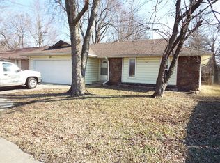 1201 E Sunset Ct, Springfield, MO 65804