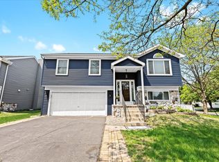 2460 E Rhead Cir, Westland, MI 48186